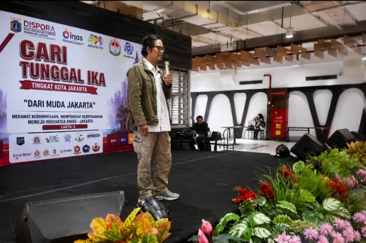 Tanpa Persiapan, Dudung Gondrong Sukses Hidupkan Panggung Stand Up Comedy di ITC Cempaka Mas