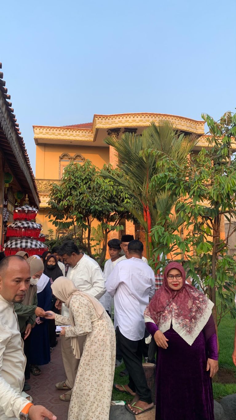 Keluarga Besar Haji Dulloh Syafe’i Santuni 1.000 Anak Yatim Piatu pada Lebaran Yatim 10 Muharram 1448 H
