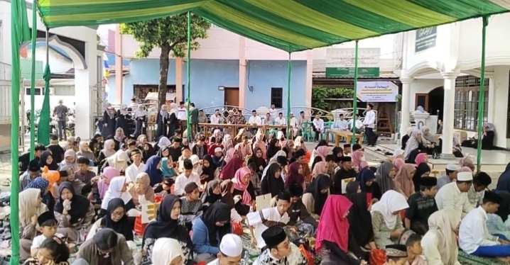 DKM Masjid Jami Al Ihrom Santuni 172 Anak Yatim pada Gebyar Muharram 1448 H