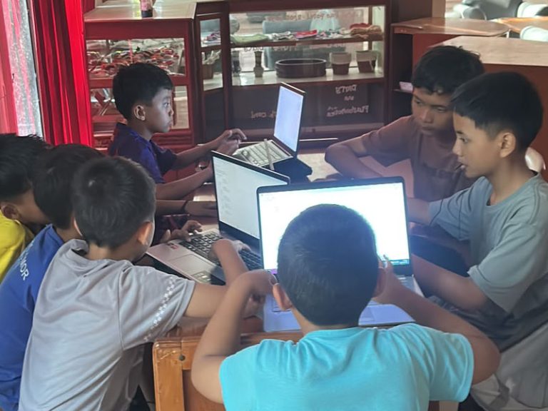 Sorotan: Antusias Anak MI Al Zaytun Update Teknologi dengan Belajar Koding Setelah Pulang Sekolah – Begini Penjelasannya