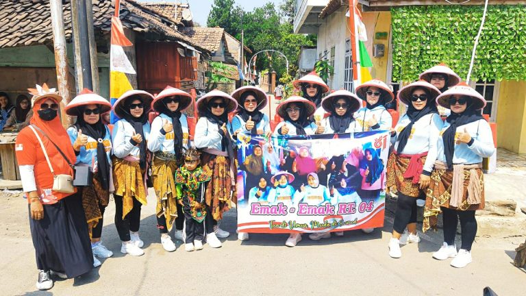 Karnaval Emak-emak dan Lomba Yel-Yel Meriahkan HUT RI ke-81 di Desa Losari Pemalang