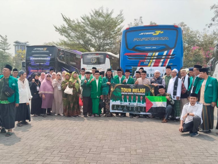 Sorotan: Pererat Silaturahmi, MWCNU Grogol Petamburan Gelar Tour Religi Ziarah Makam Wali ke Jawa Timur – Begini Penjelasannya